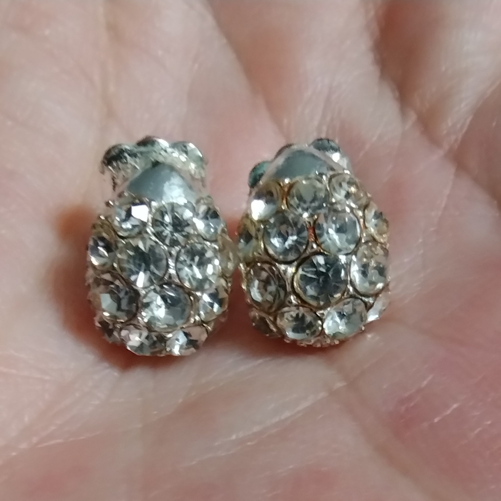 Vintage 90's AVON Teardrop Pear Rhinestone Pierced Stud Earrings